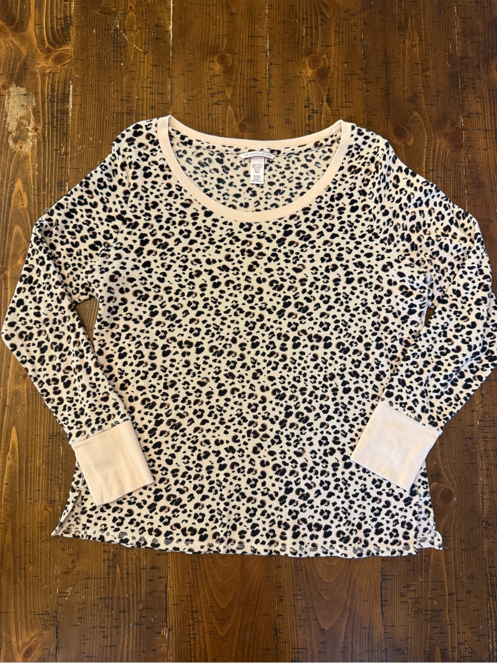 Victoria’s Secret Long Sleeve Thermal Top Leopard Print Cozy Casual Sz XL EUC